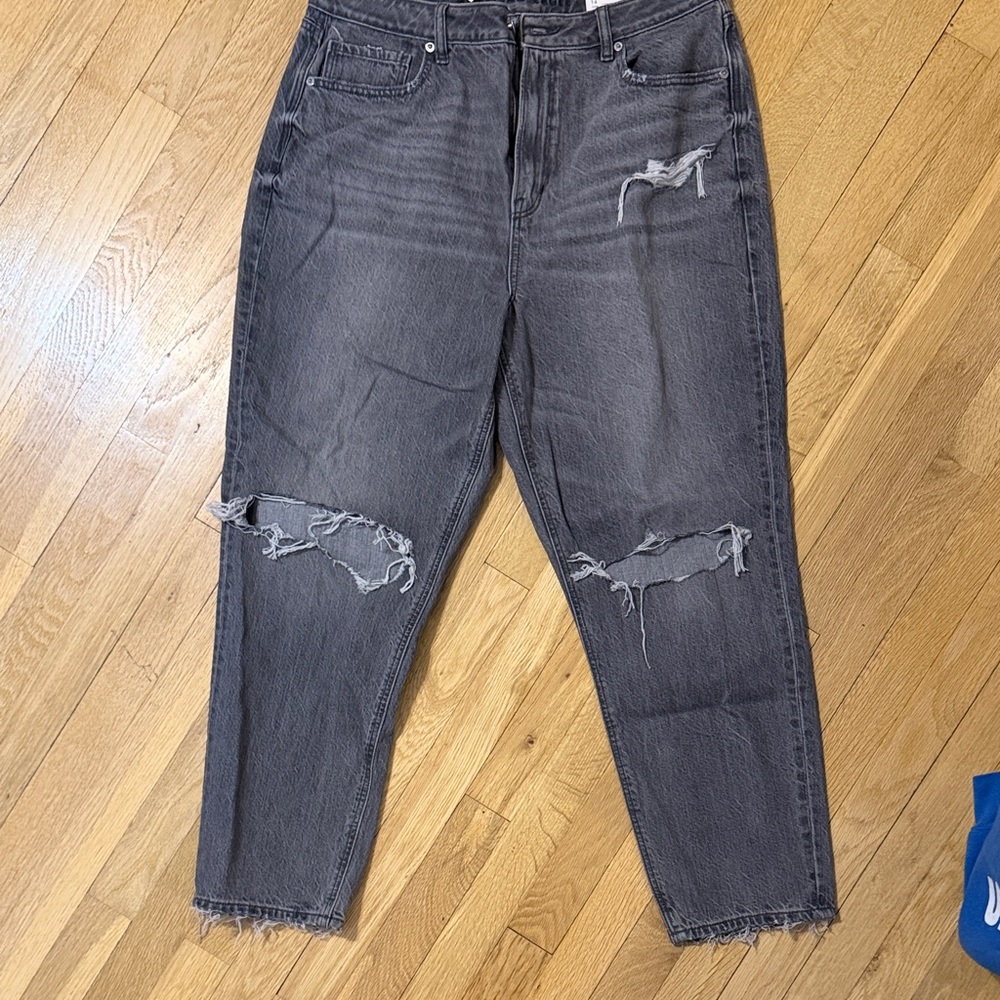 AMERICAN EAGLE Distressed Gray Jeans